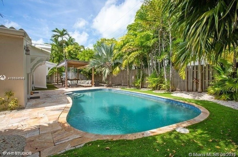 271 Greenwood Dr, Miami, FL 33149-1211