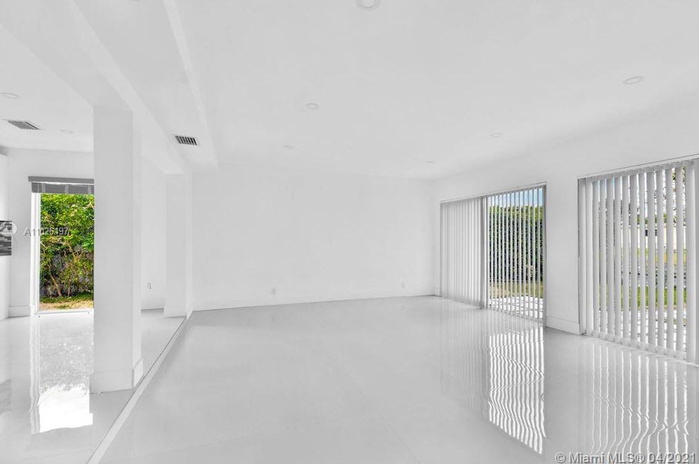 11325 58 Ter, Miami FL 33178-2809 exterior