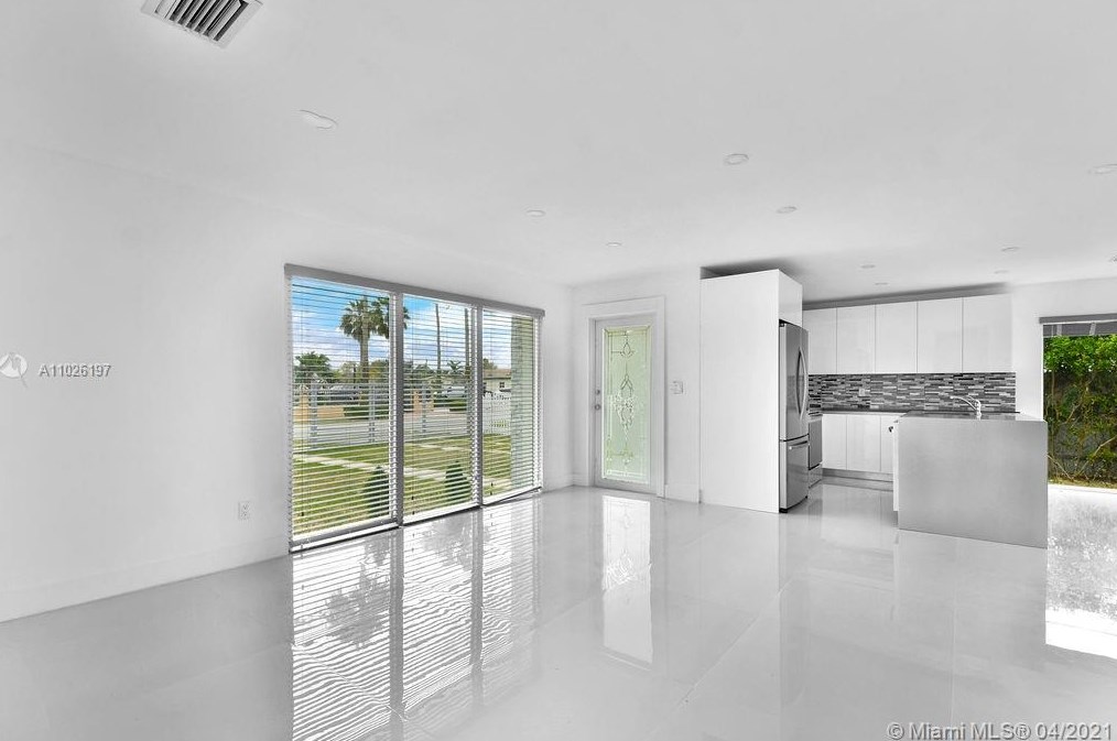 11325 58 Ter, Miami FL 33178-2809 exterior