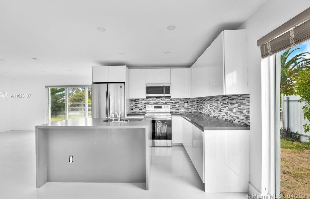 11325 58 Ter, Miami FL 33178-2809 exterior