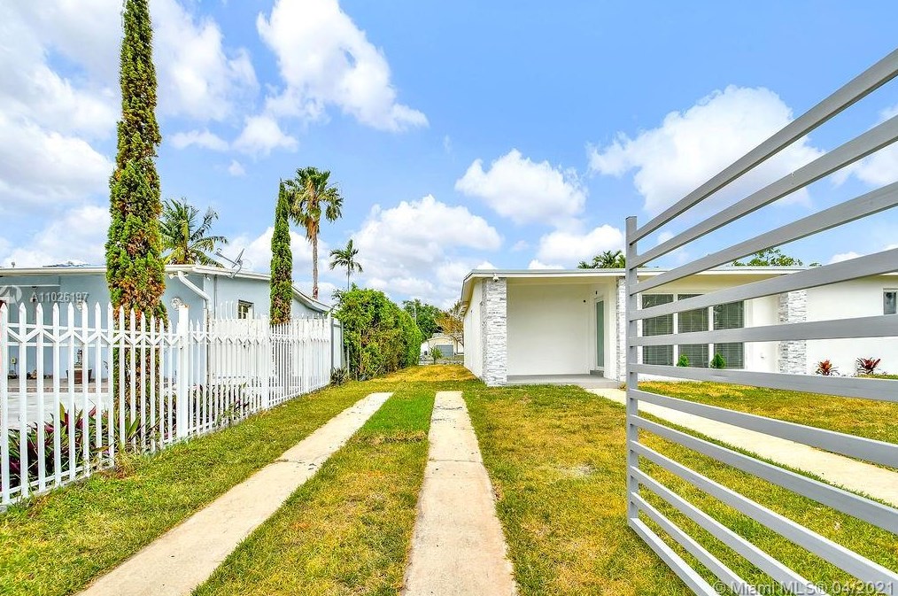 11325 58th Ter, Miami, FL 33178-2826
