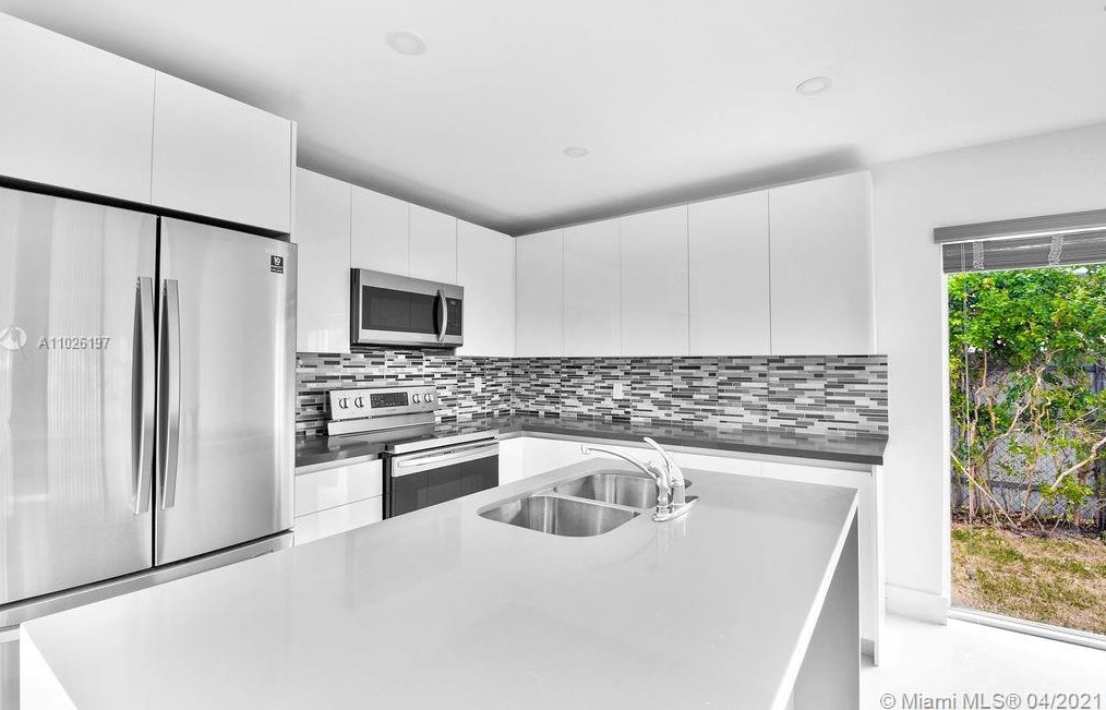 11325 58 Ter, Miami FL 33178-2809 exterior