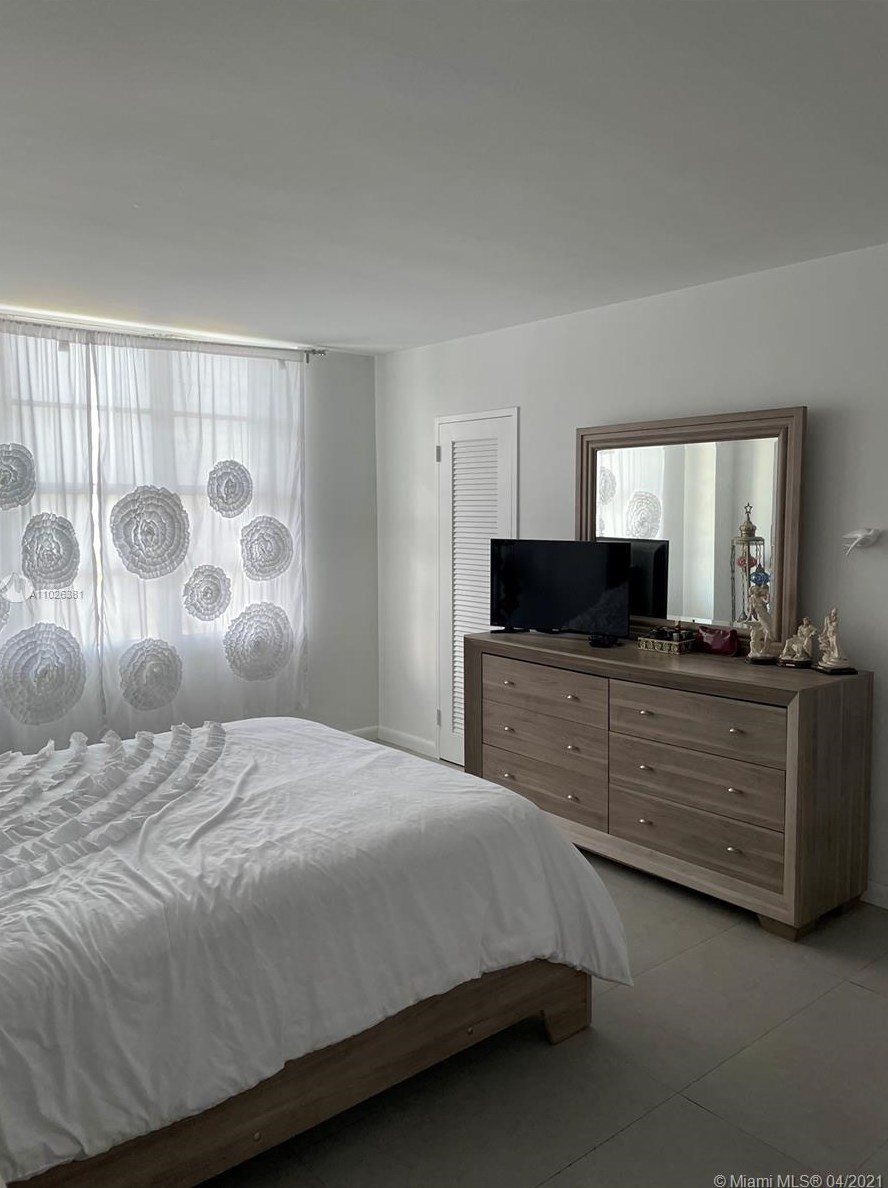 5161 Collins Ave #1709, Miami Beach, FL 33140