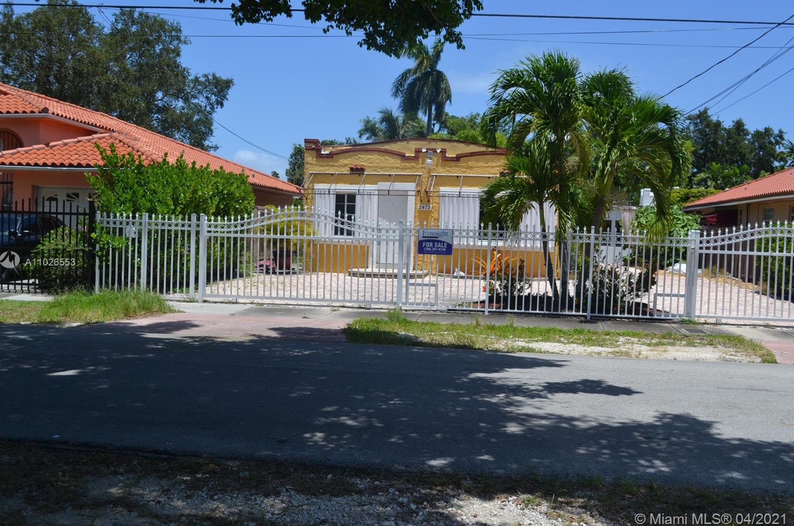 2473 25th Ter, Miami FL  33133-2216 exterior