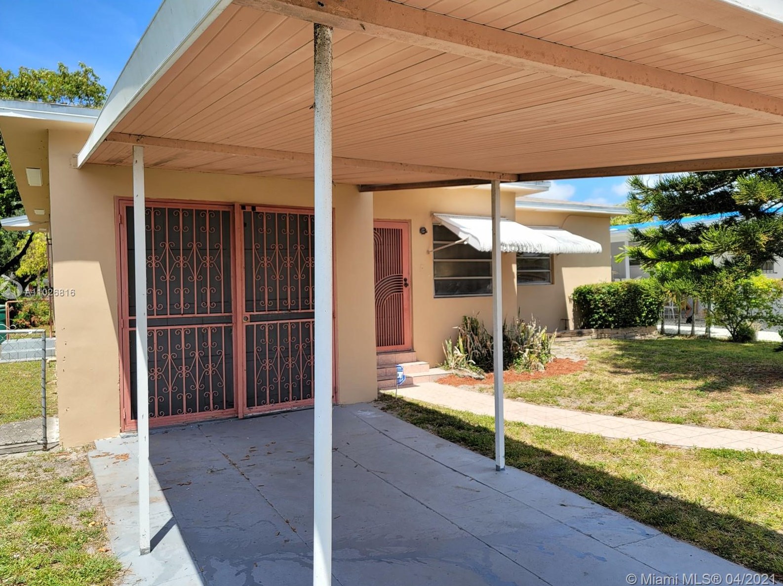 2931 49th St, Miami, FL 33142-3556