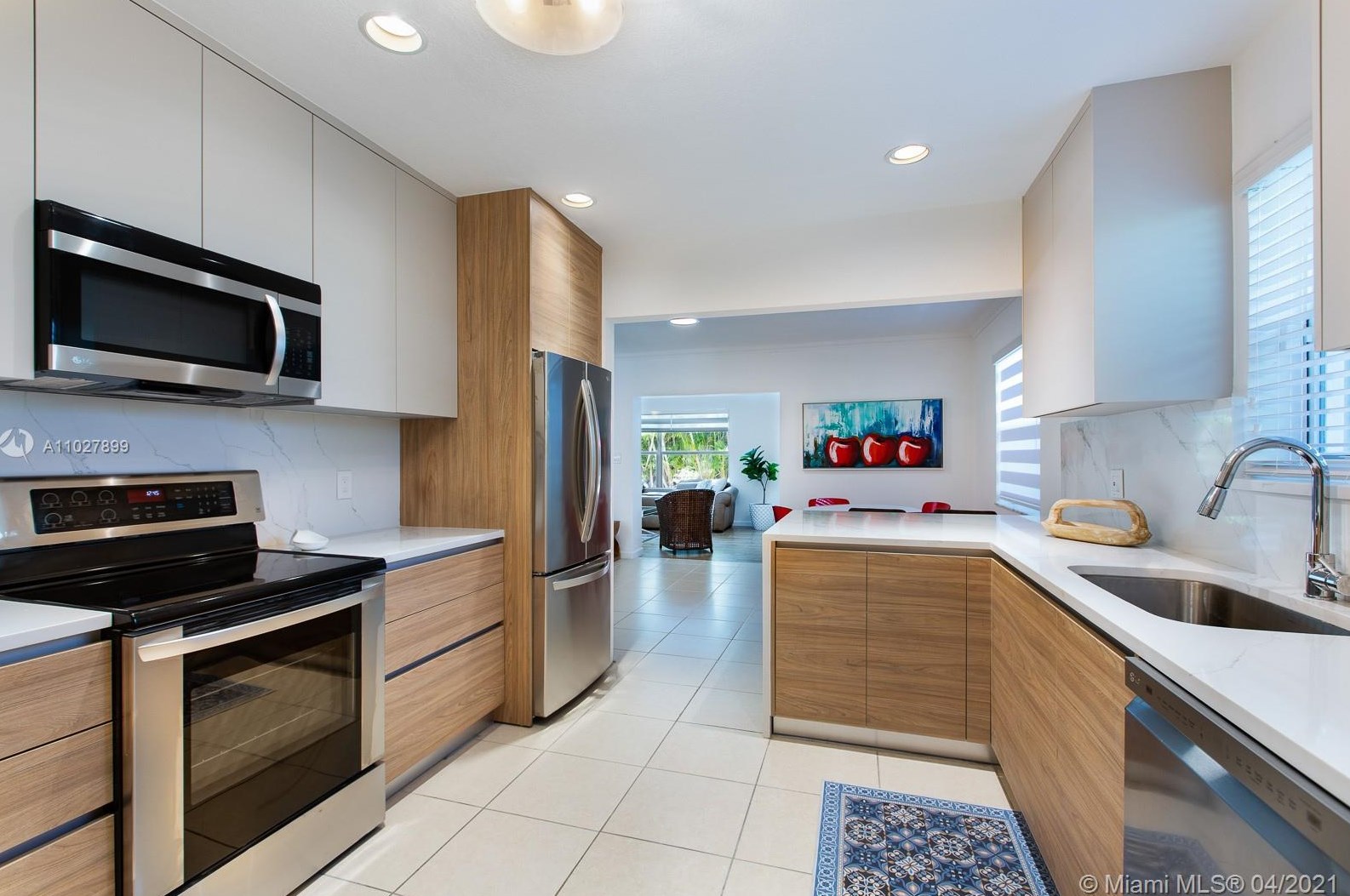 5810 Leonardo St, Miami FL  33146-2623 exterior