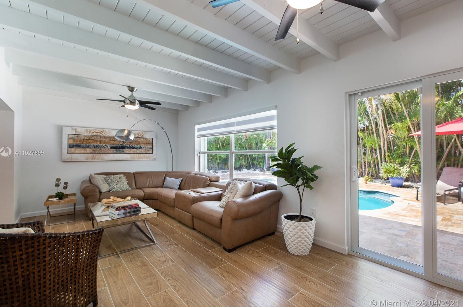 5810 Leonardo St, Miami FL  33146-2623 exterior