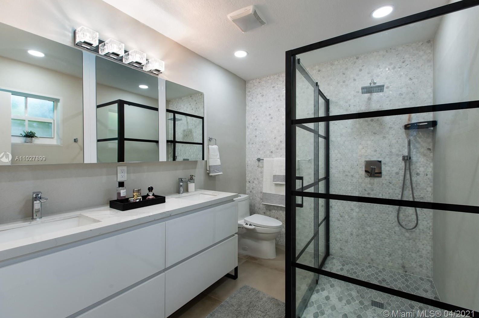 5810 Leonardo St, Miami FL  33146-2623 exterior