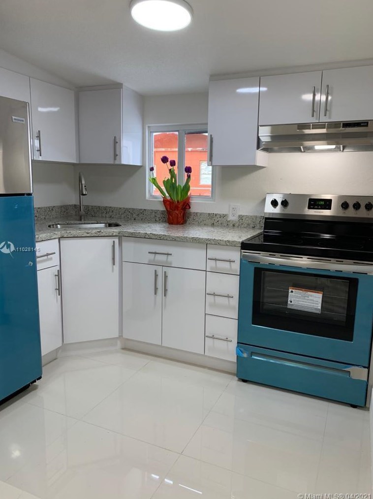 2955 90th St, Miami, FL 33147-3480