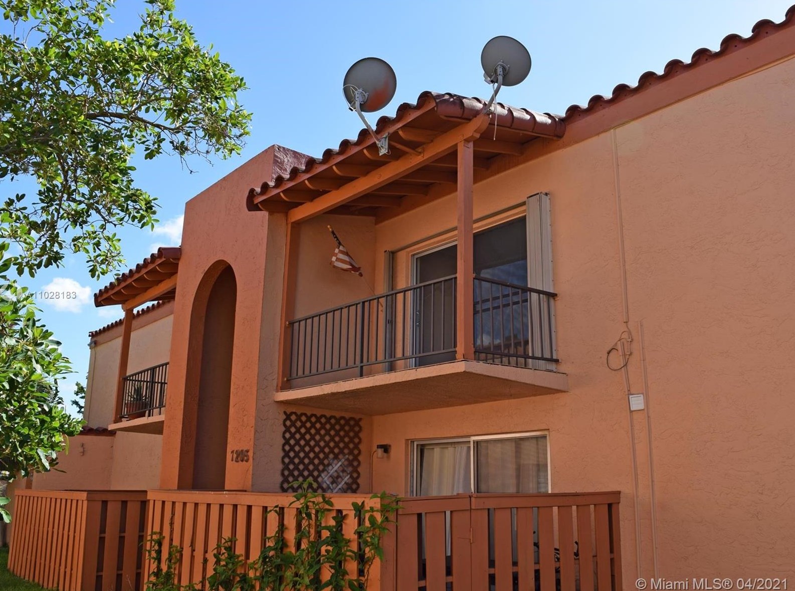 7205 Miami Lakes Dr Apt B6, Hialeah, FL 33014