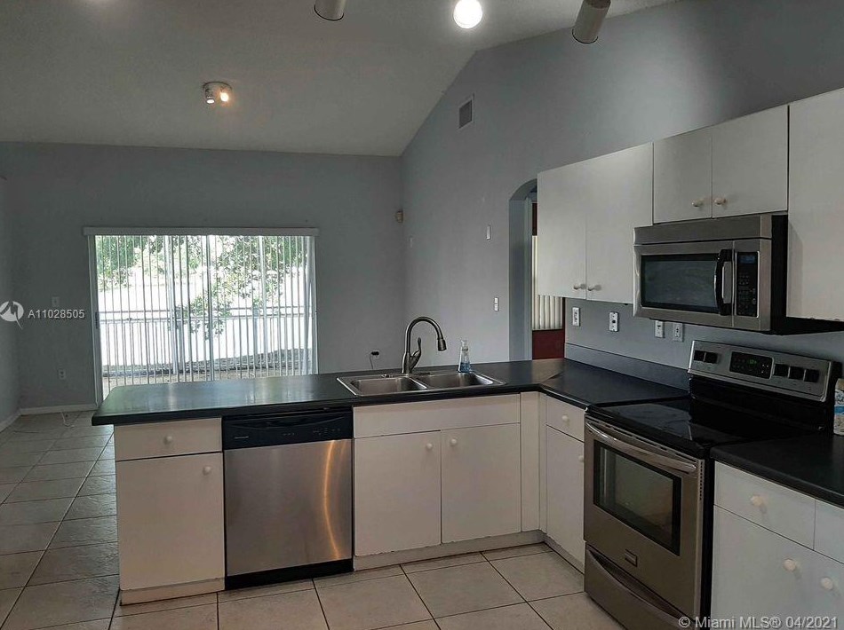 1801 Sw 135th Way, Hollywood, FL 33027