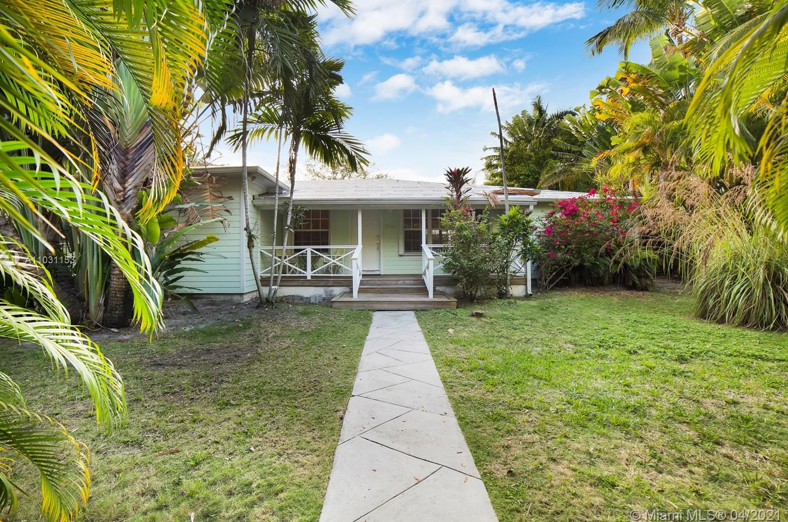 7250 Belle Meade Blvd, Miami, FL 33138-5269