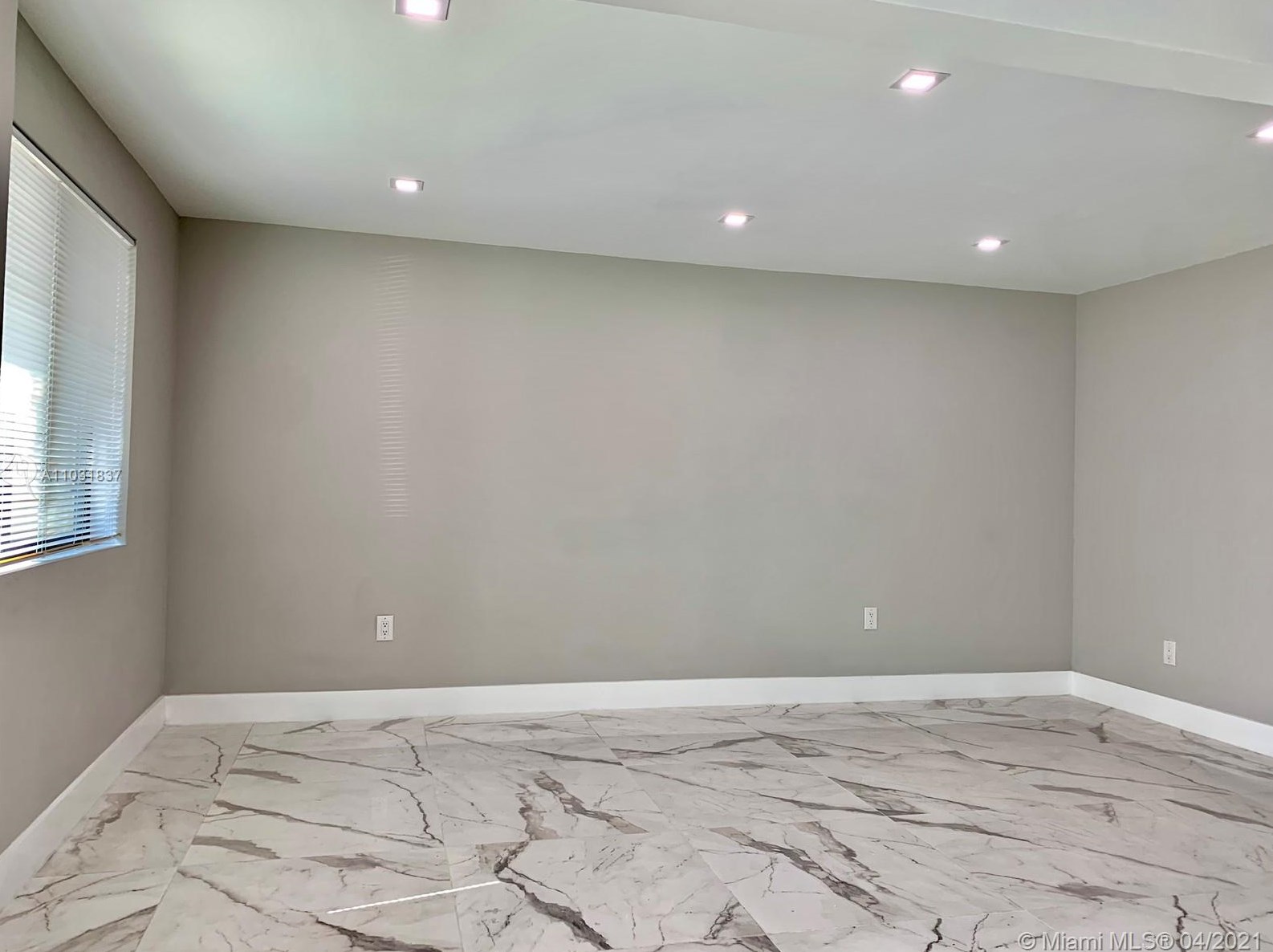 15011 Coconut Ct, Hialeah, FL 33014