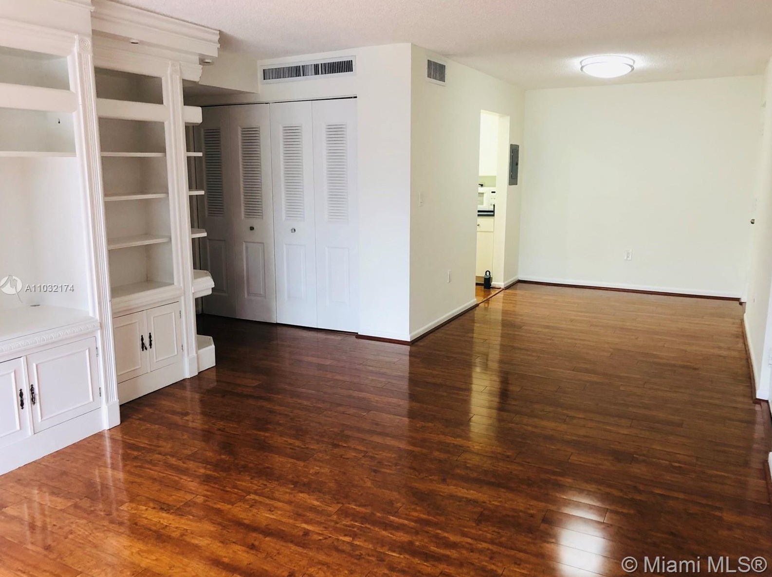 10818 N Kendall Dr #r28, Miami, FL 33176