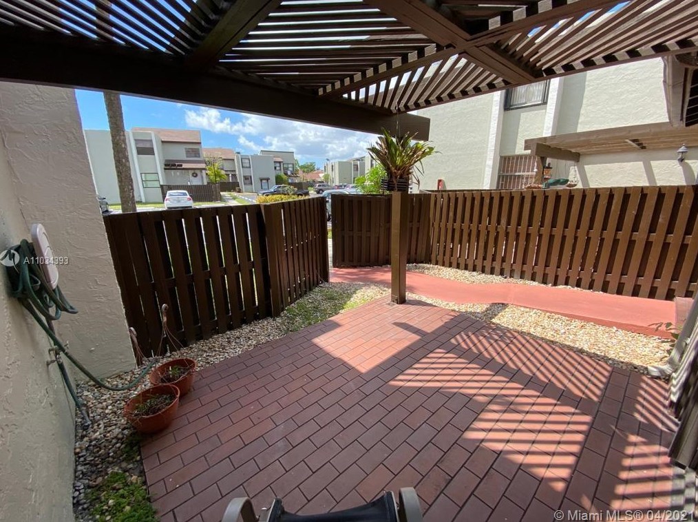 9970 9th Street Cir, Miami FL  33172-5101 exterior