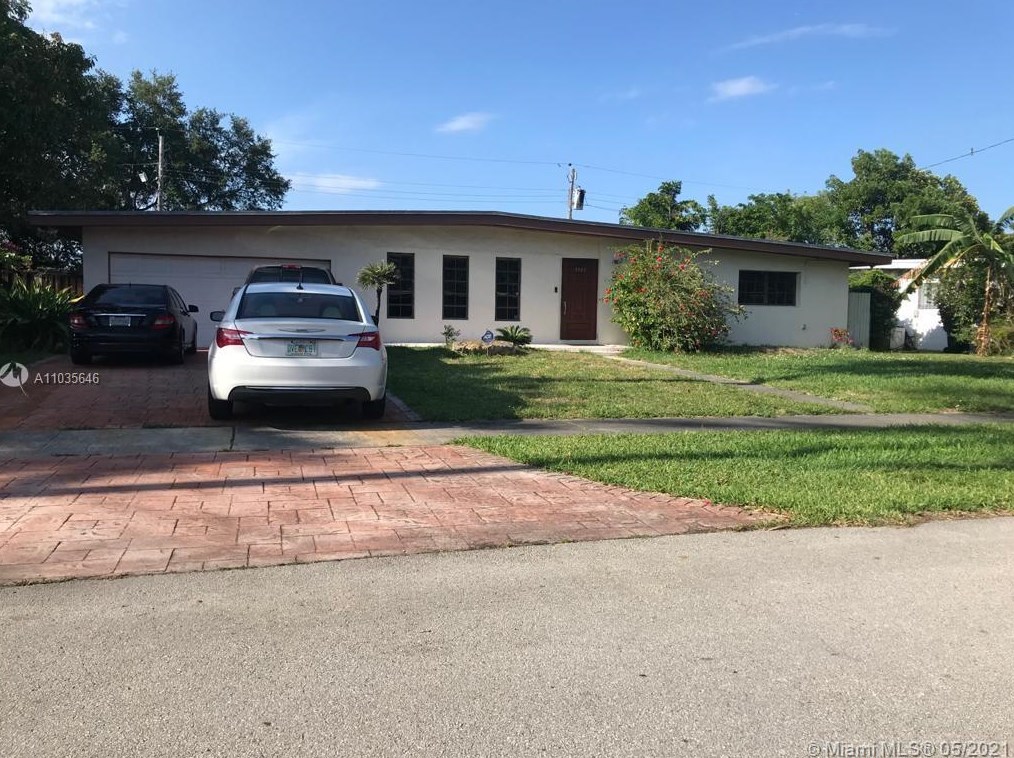 1941 186th Dr, Miami FL  33179-4343 exterior