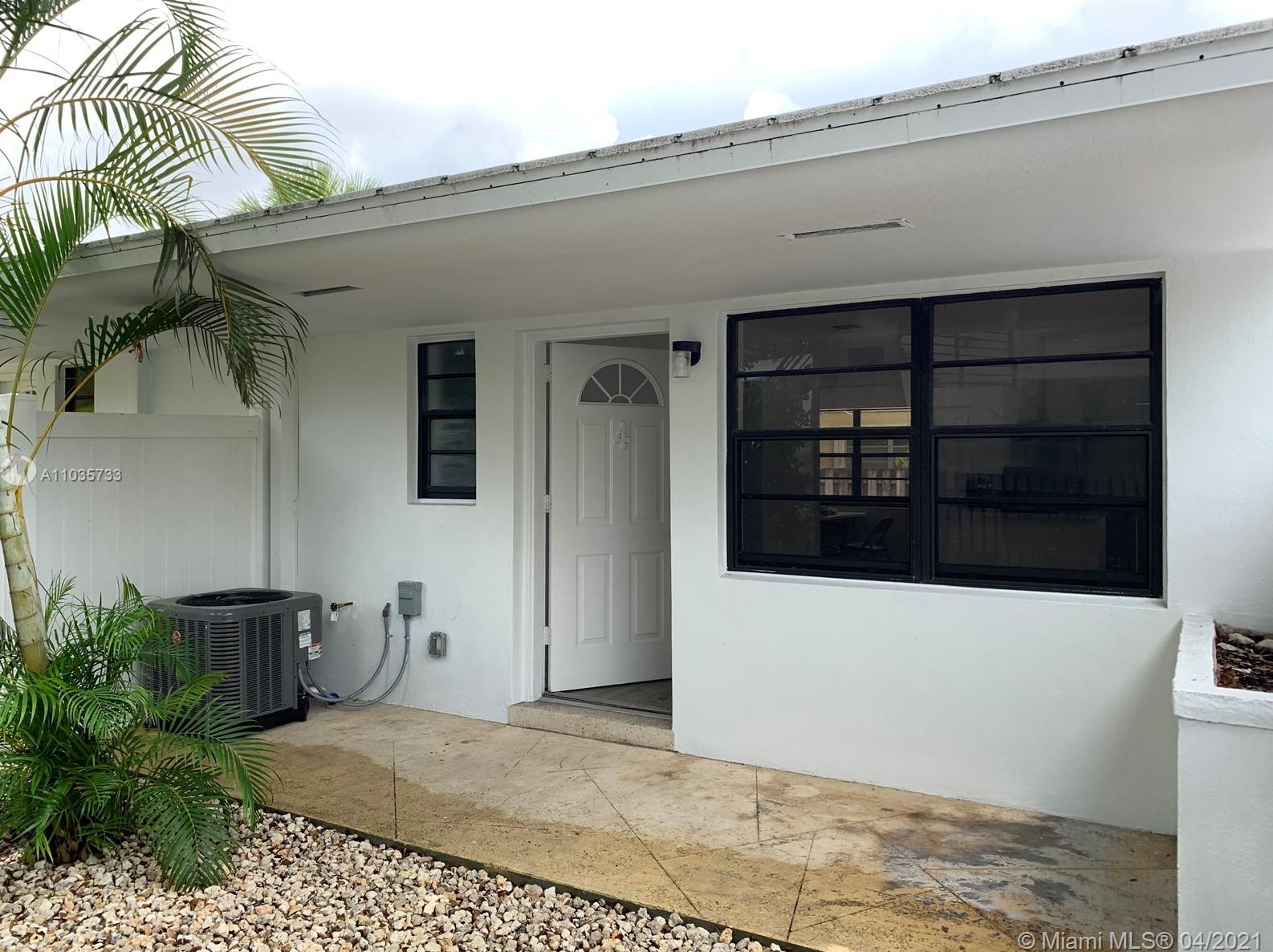 715 Ne 92nd St #2, Miami, FL 33138