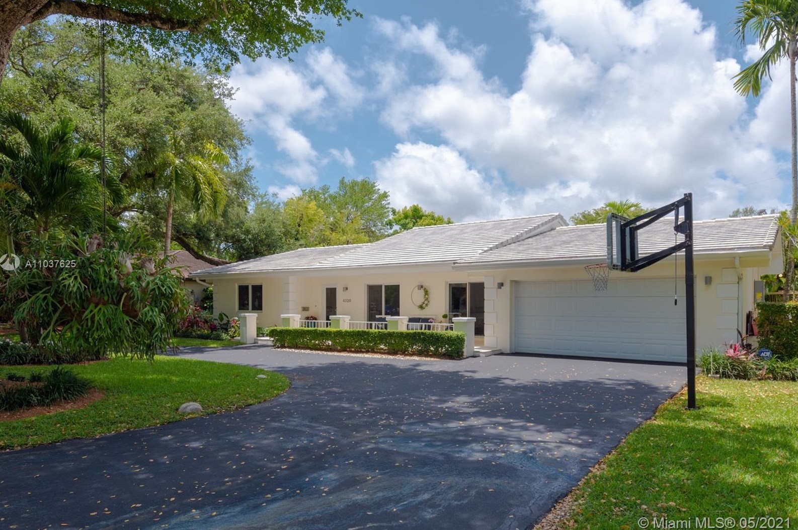 4320 Palmarito St, Miami, FL 33146-1330