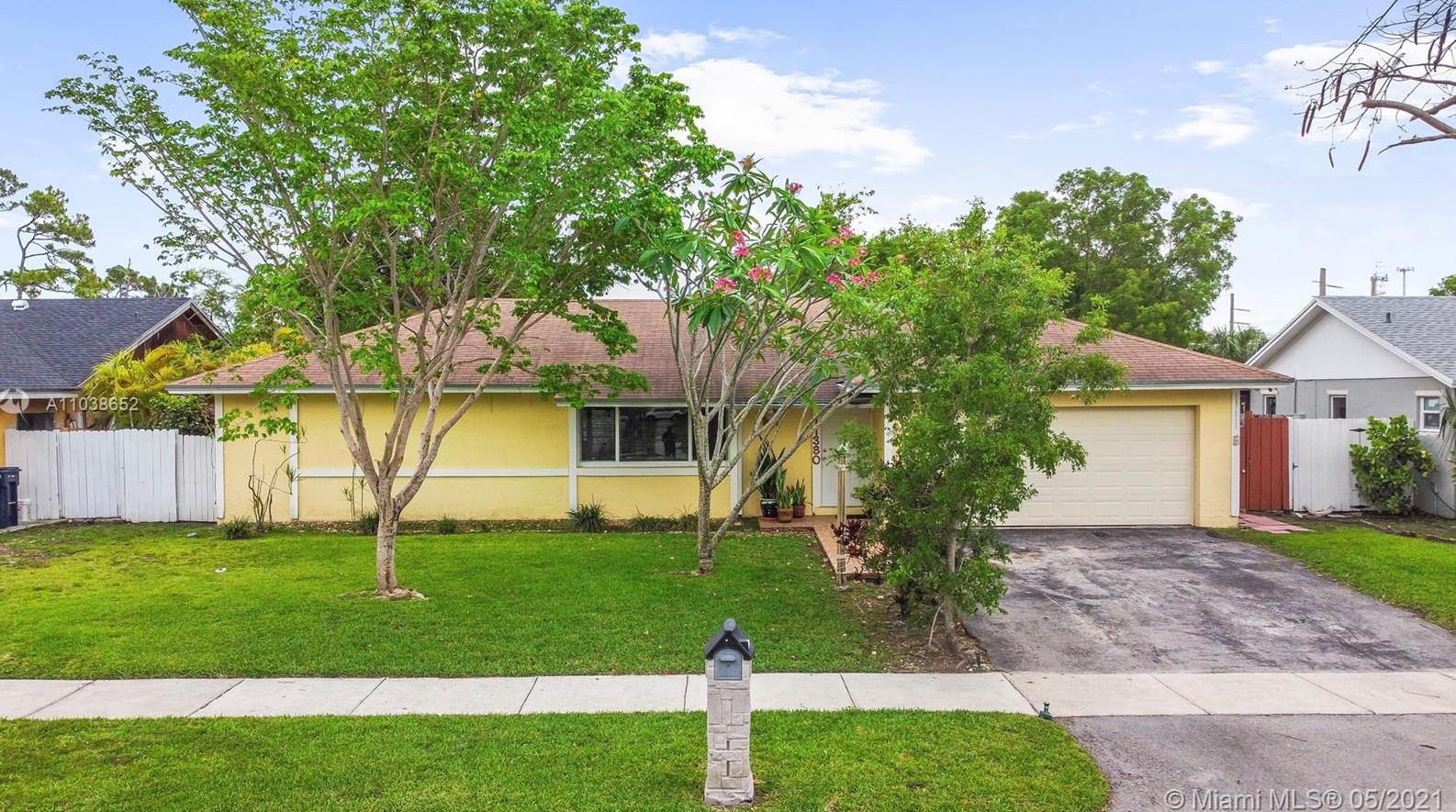 11380 118th St, Miami, FL 33176-3845
