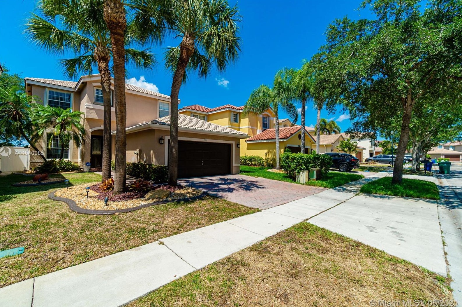 15761 20th St, Hollywood, FL 33027-4204