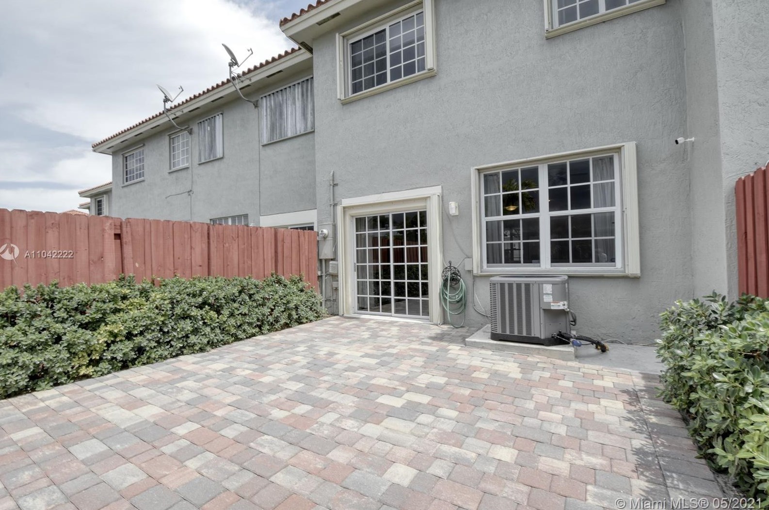9065 203rd Ter, Miami FL  33189-1883 exterior