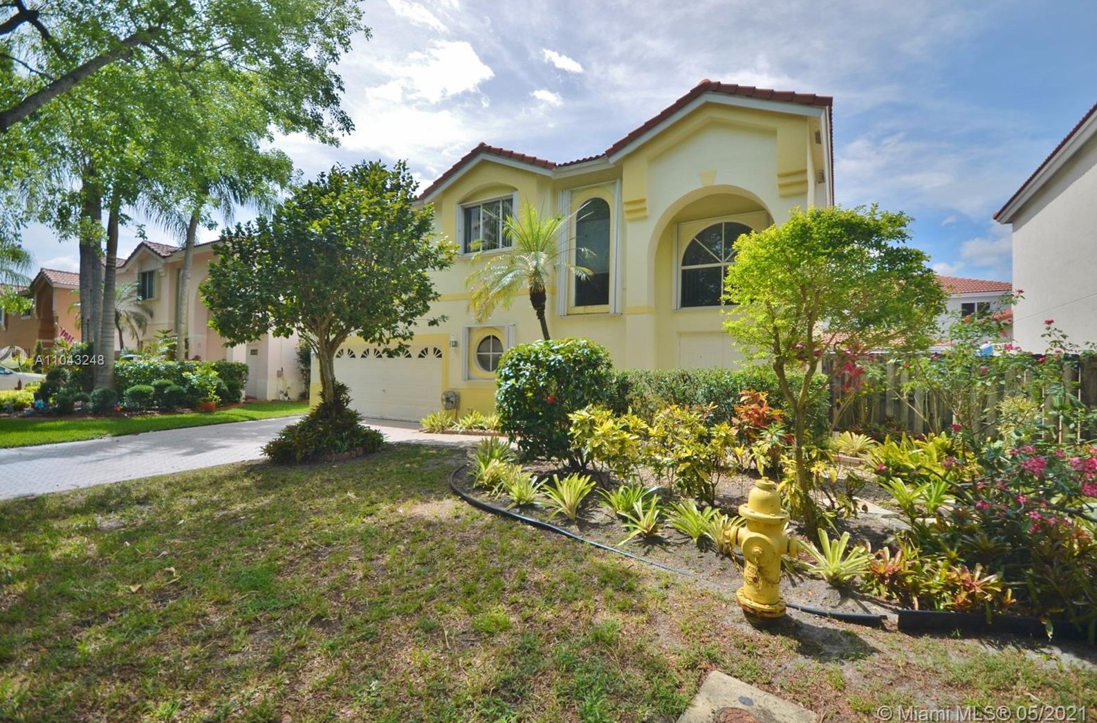 11268 Rhapsody Rd, Hollywood, FL 33026