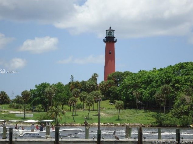 18945 Southgate Dr, Jupiter, FL 33469-1675