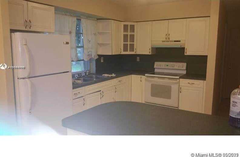 2011 Utopia Dr, Hollywood, FL 33023