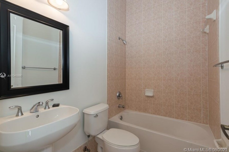 7512 187th St, Miami FL 33157-7343 exterior