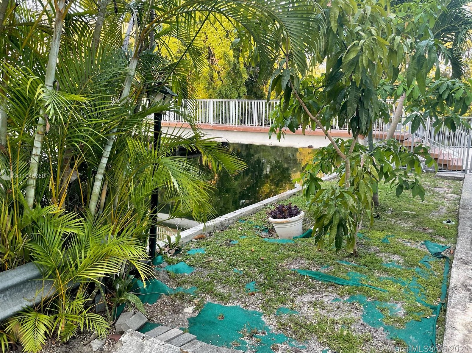 1777 Venice Ln, Miami FL 33181-1931 exterior