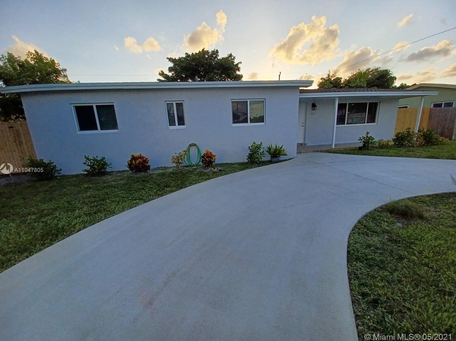 300 66th Ter, Hollywood, FL