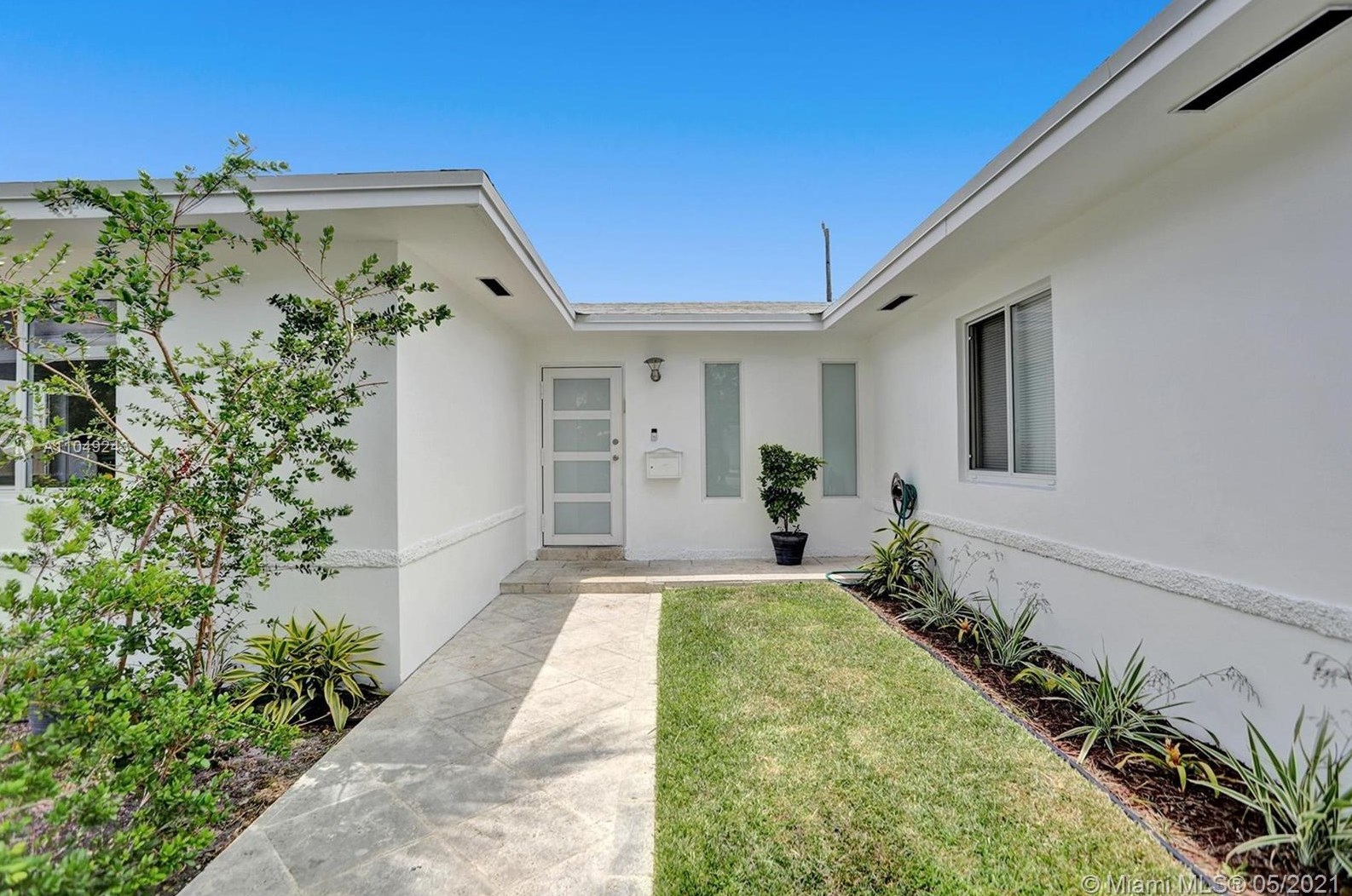 1374 Marseille Dr, Miami, FL 33141-3607