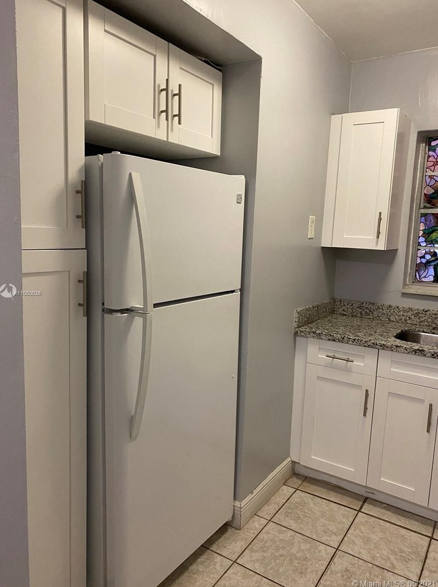 140 Royal Palm Rd Apt 207, Hialeah, FL 33016
