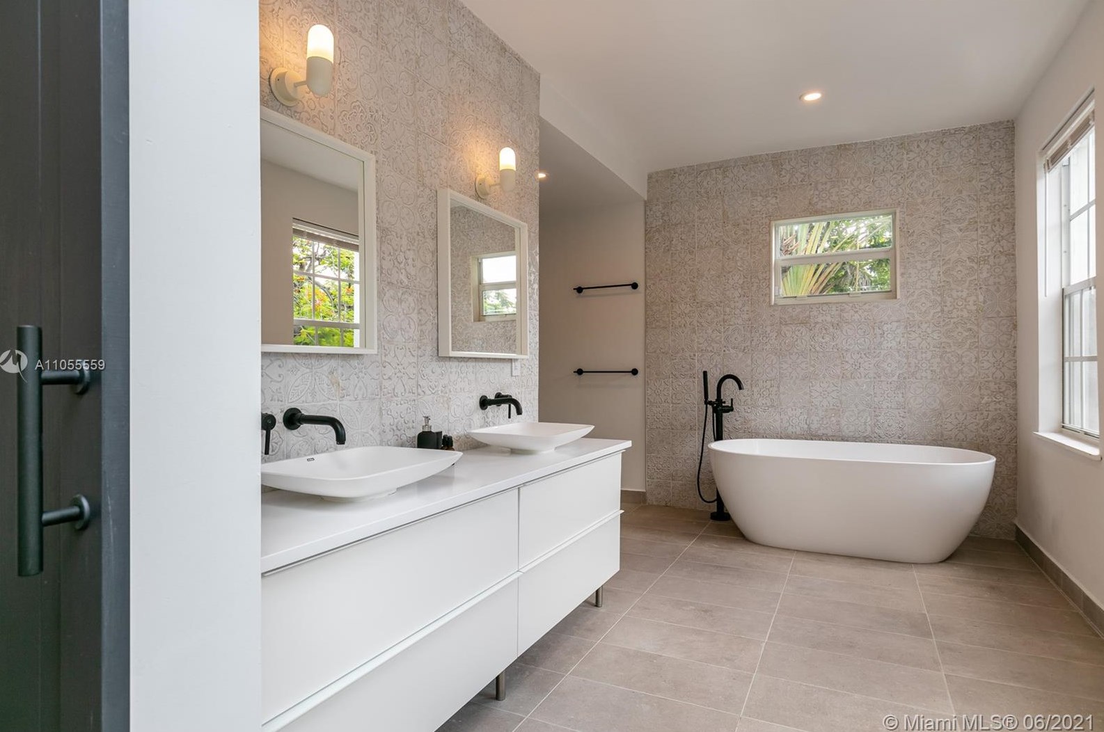 160 43 St, Miami FL 33137-3411 exterior