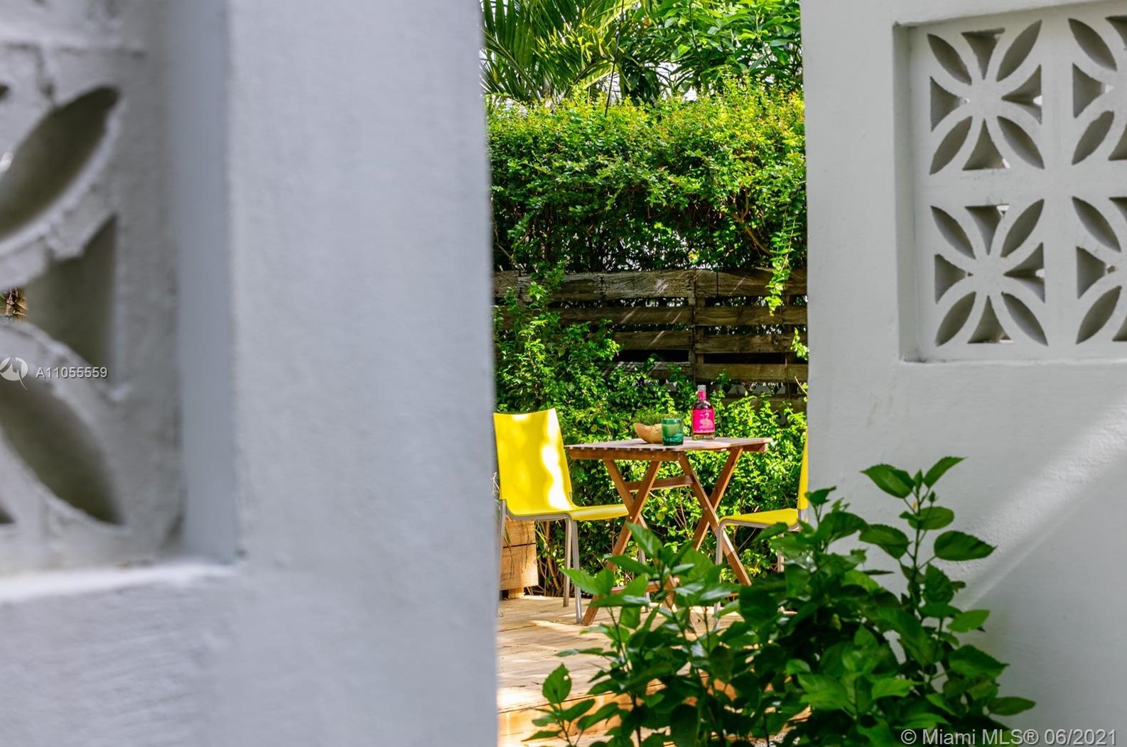 160 43 St, Miami FL 33137-3411 exterior