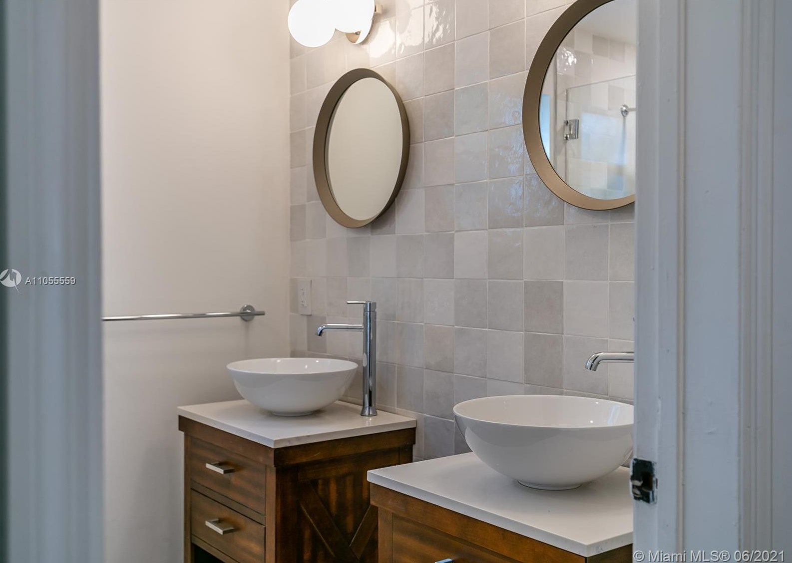 160 43 St, Miami FL 33137-3411 exterior