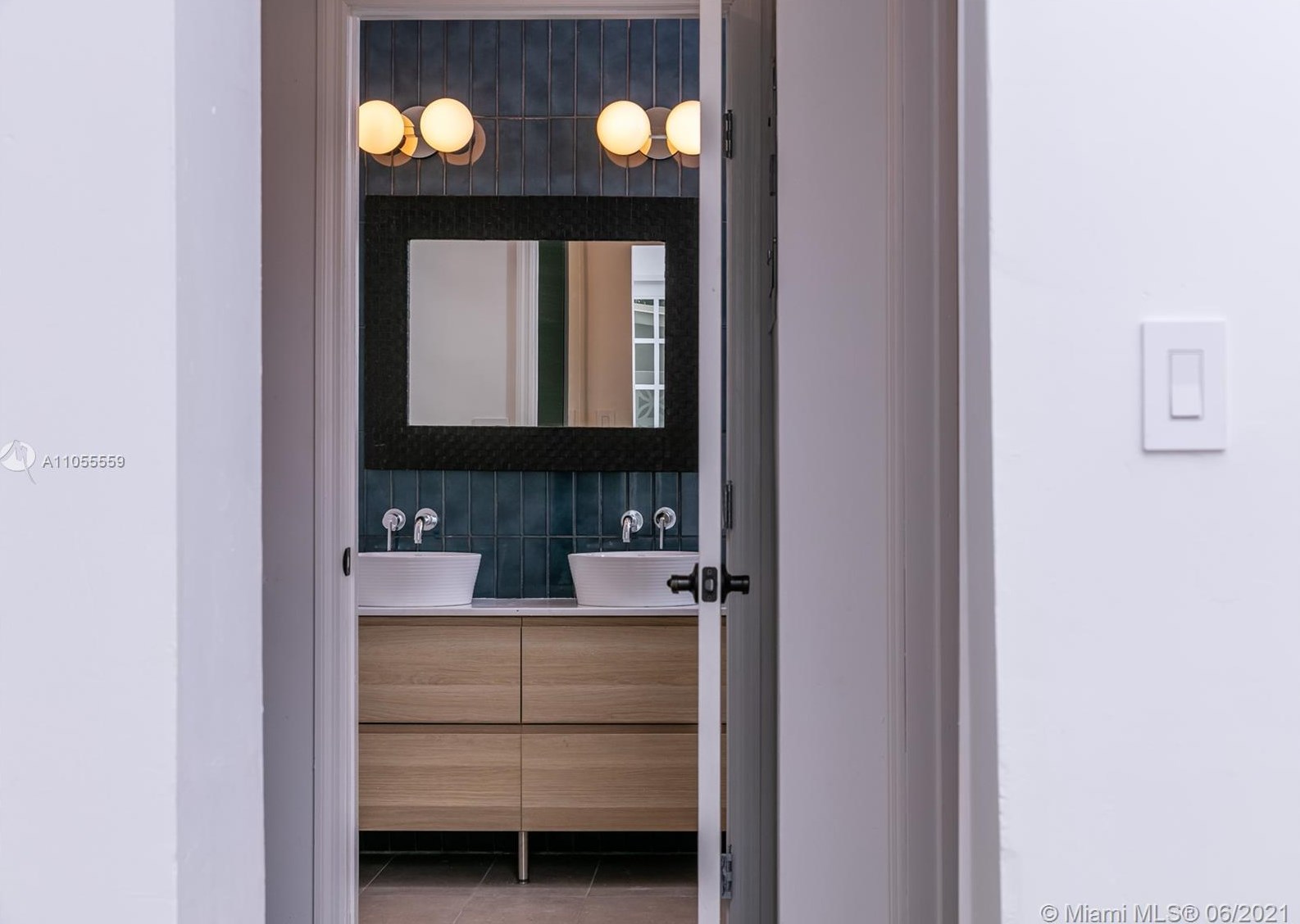 160 43 St, Miami FL 33137-3411 exterior