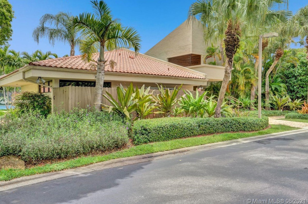 8140 87th Ter, Miami, FL 33143-7033