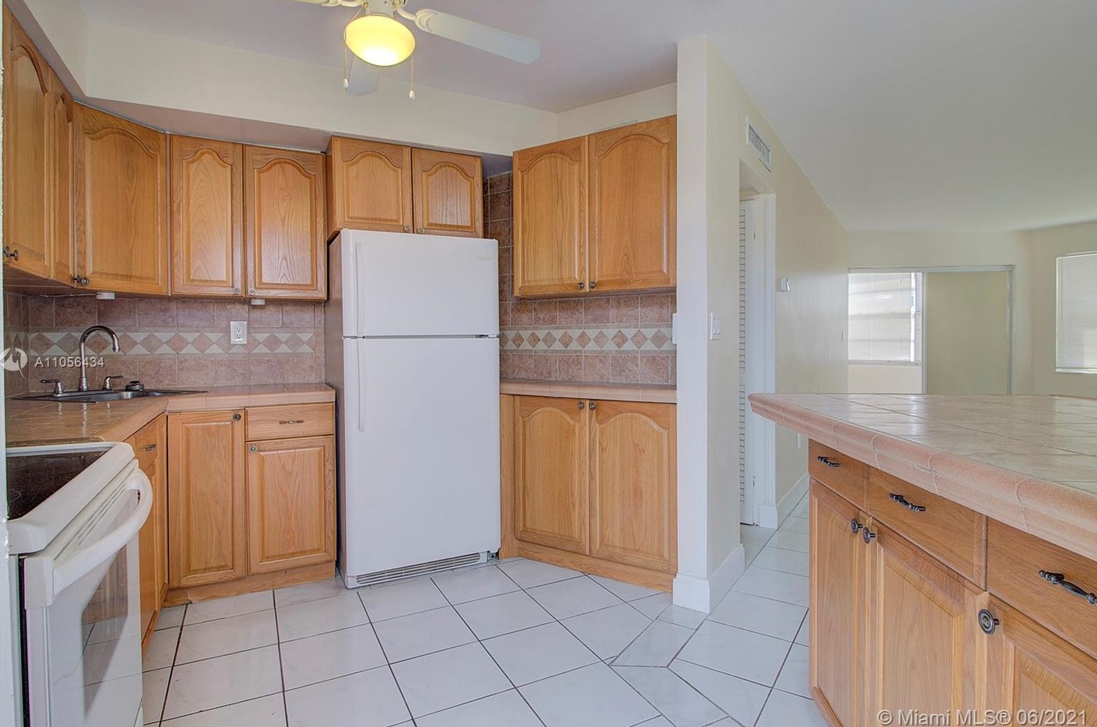 1611 Ne Miami Gardens Dr #210, Miami, FL 33179