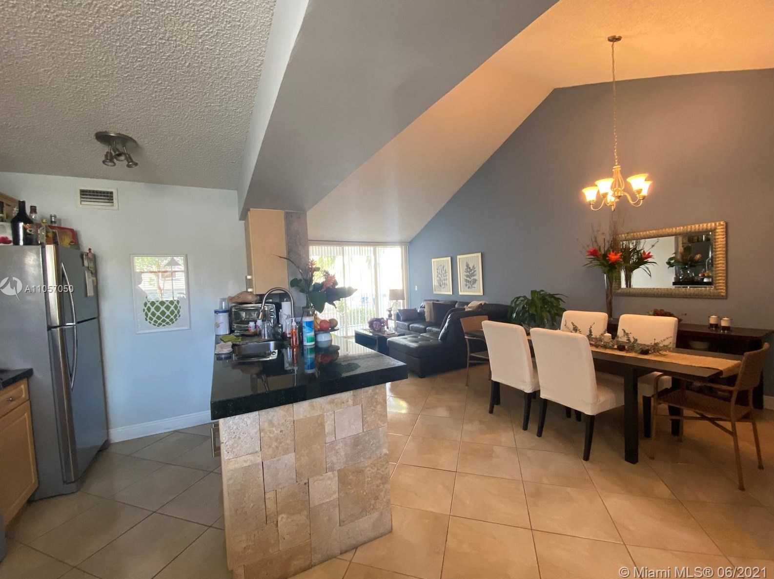 9751 46th Ter, Miami FL  33178-1983 exterior