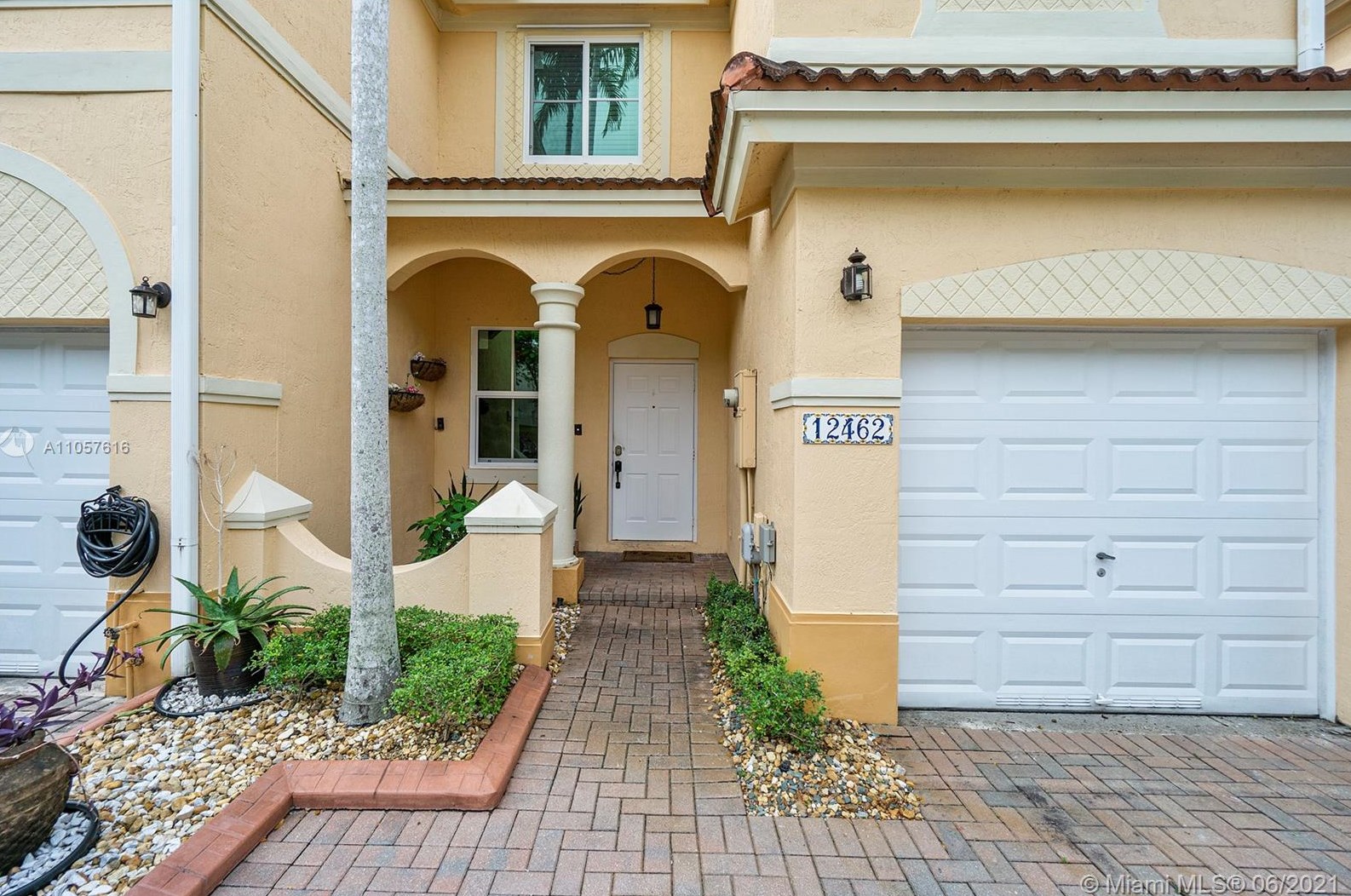 12462 121st Ln, Miami, FL 33186-5498