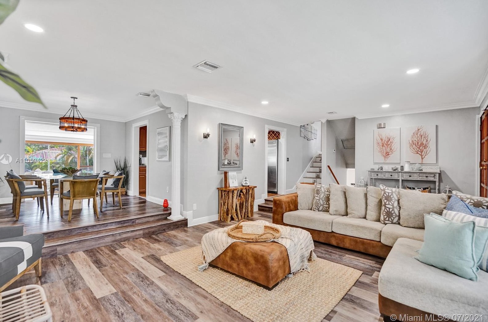 6831 Winged Foot Dr, Hialeah, FL 33015