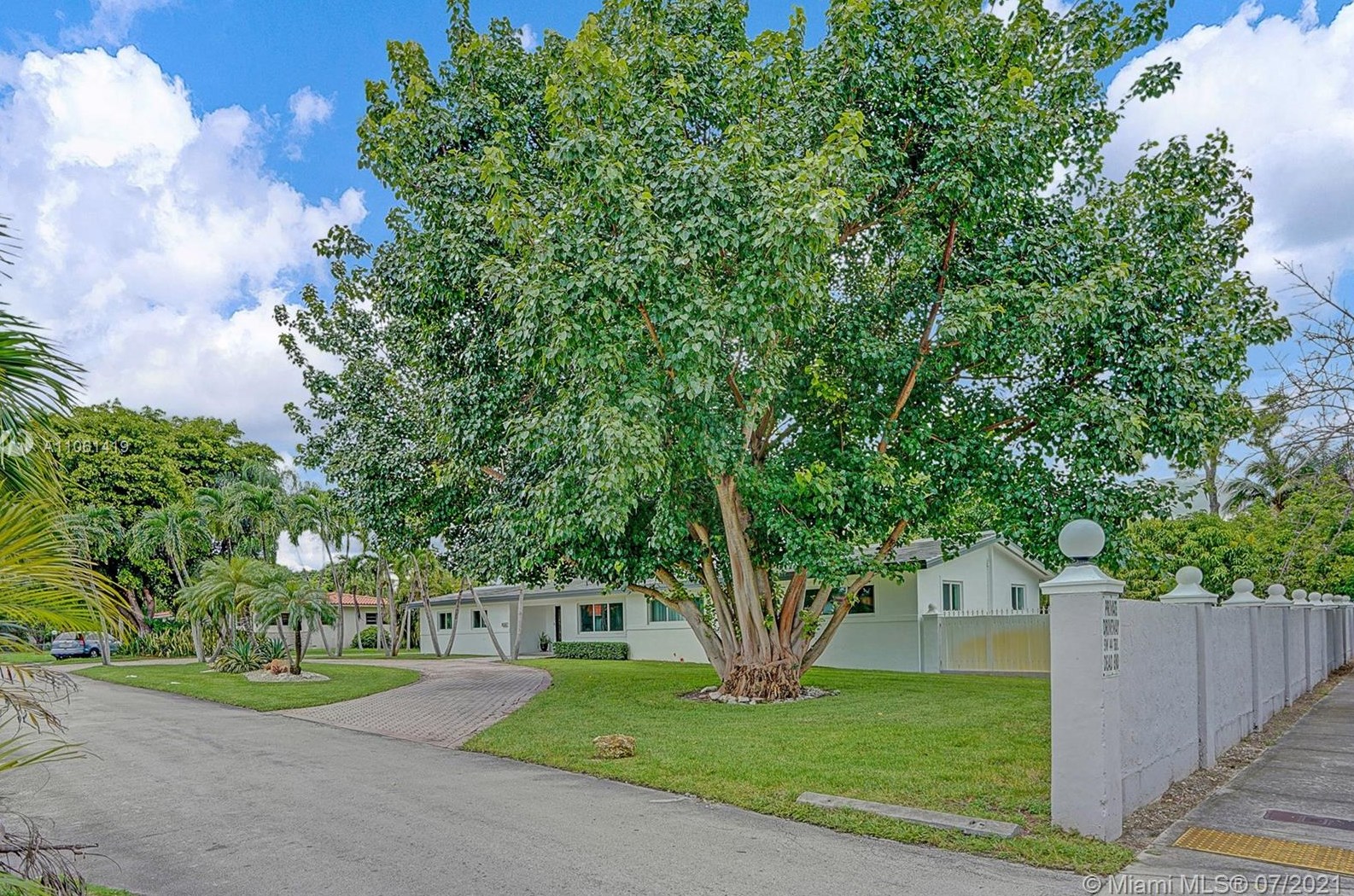 5801 44th Ter, Miami FL  33155-5326 exterior