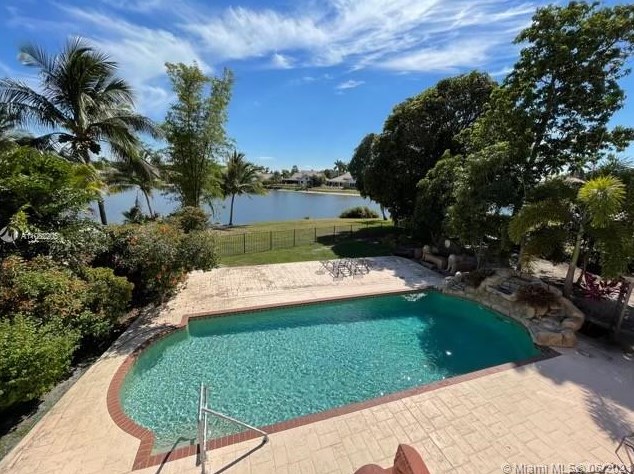 17351 Spring Tree Ln, Boca Raton, FL 33487-1106