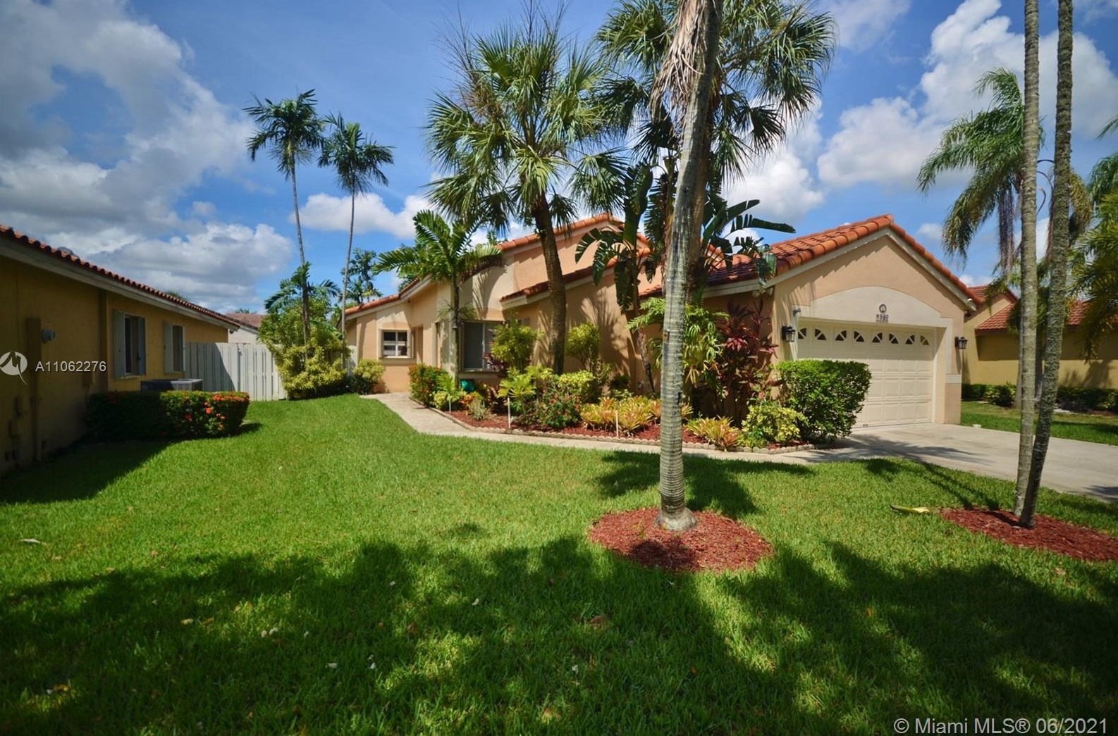 1992 Nw 178th Way, Hollywood, FL 33029