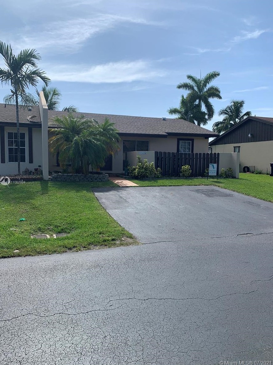 11624 123rd Ave, Miami, FL 33186-5045