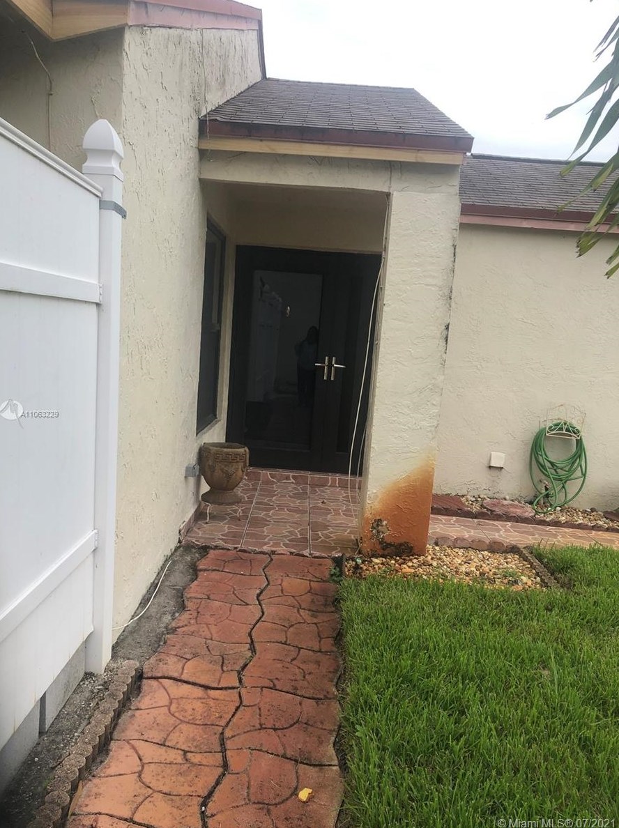 2411 Sw 84th Ter, Hollywood, FL 33024