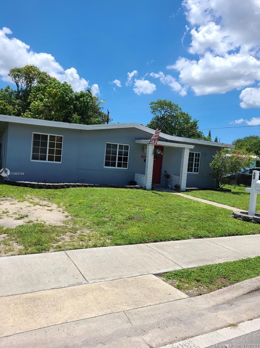 13645 3rd Ave, Miami, FL 33168-4047