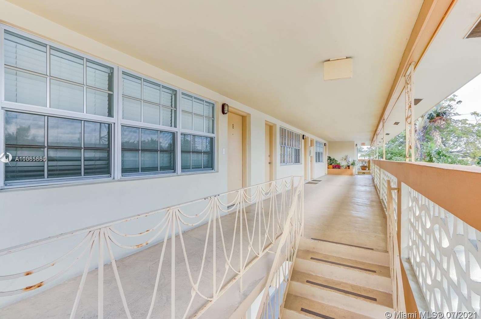 12150 Ne 19th Ave Apt 8, Miami, FL 33181