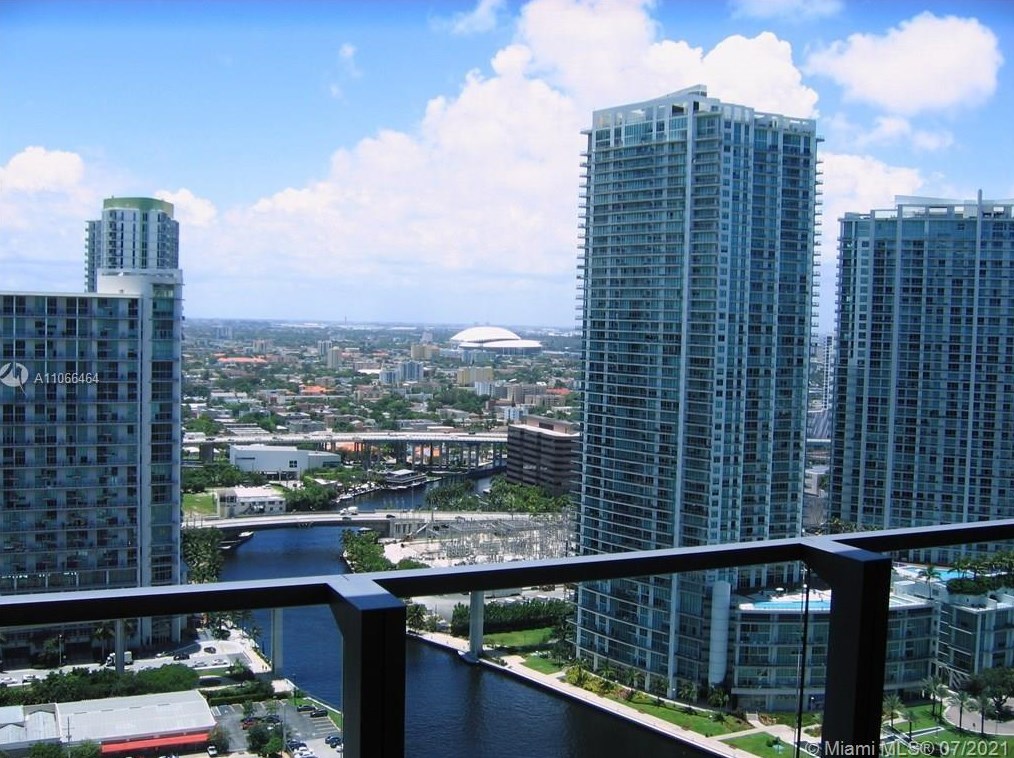 68 6th St Se #2806, Miami, FL 33131